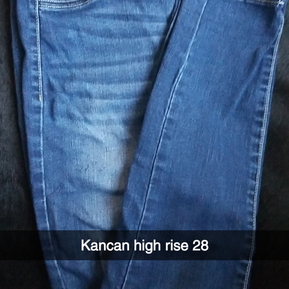 2 pair of Kancan jeans size 28